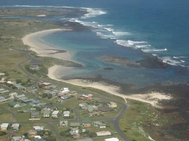 16 OCEAN DRIVE, Port Fairy VIC 3284