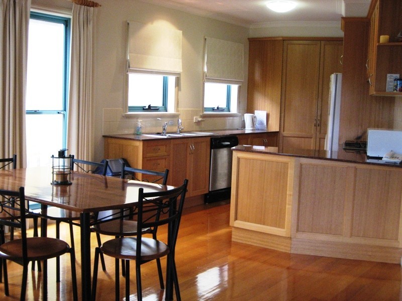 2/145A GRIFFITH STREET, Port Fairy VIC 3284