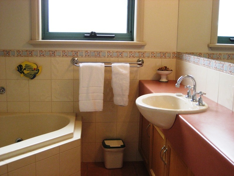 2/145A GRIFFITH STREET, Port Fairy VIC 3284