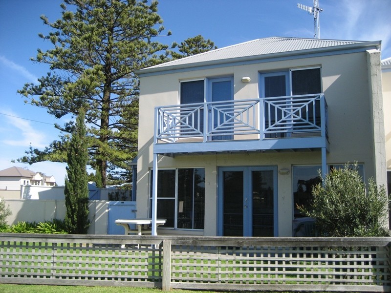 1/102 GIPPS STREET, Port Fairy VIC 3284