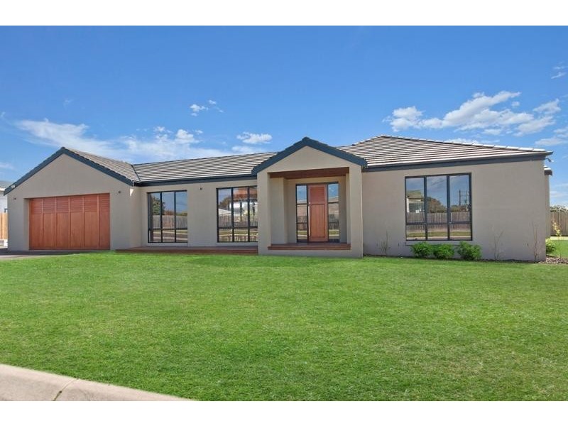 182 Princes Highway, Port Fairy VIC 3284