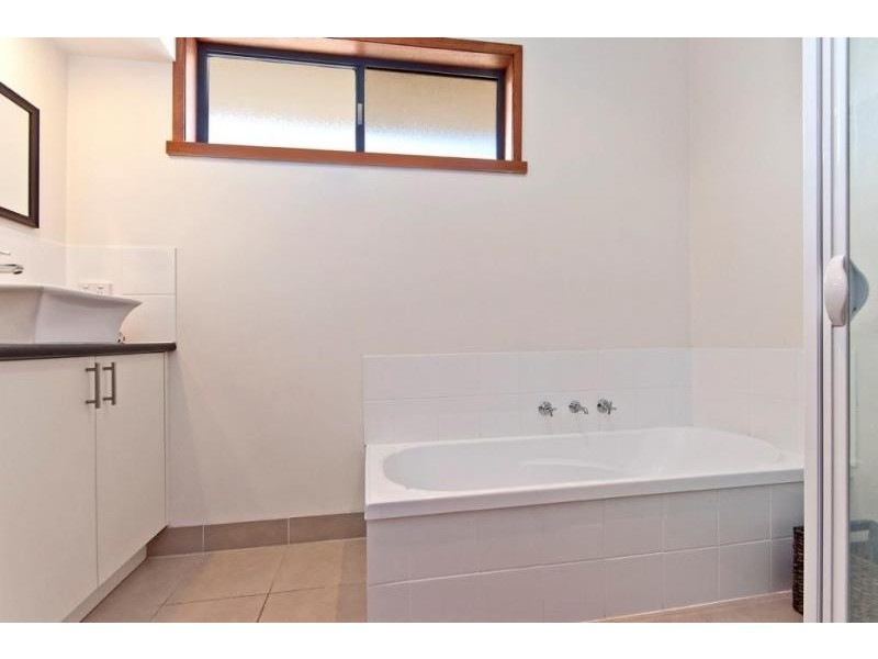 8 Tieman Street, Port Fairy VIC 3284