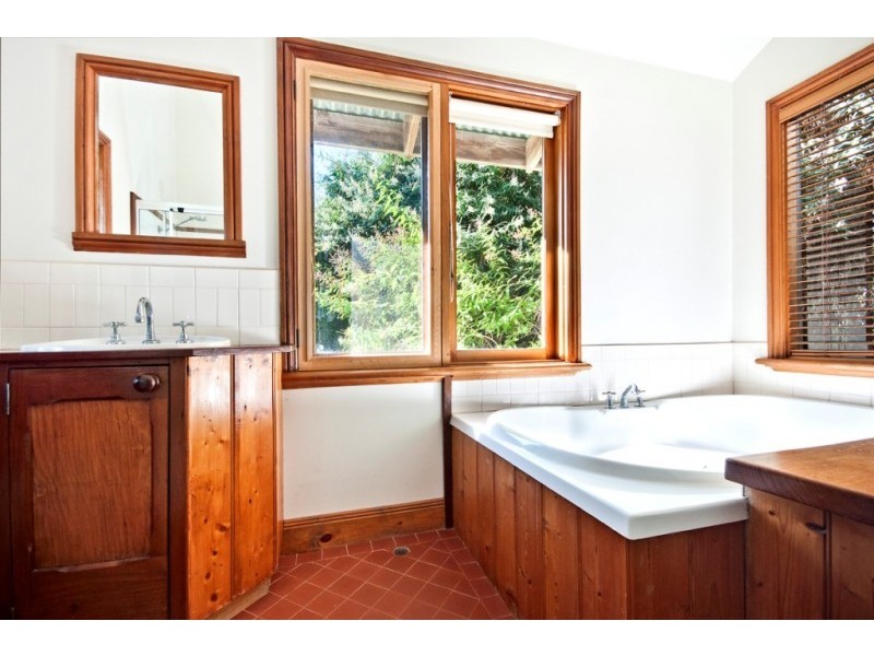 11 Tieman Street, Port Fairy VIC 3284