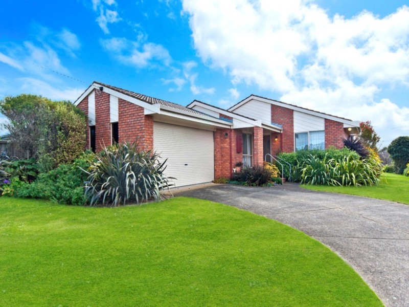 9 Roberts Avenue, Port Fairy VIC 3284