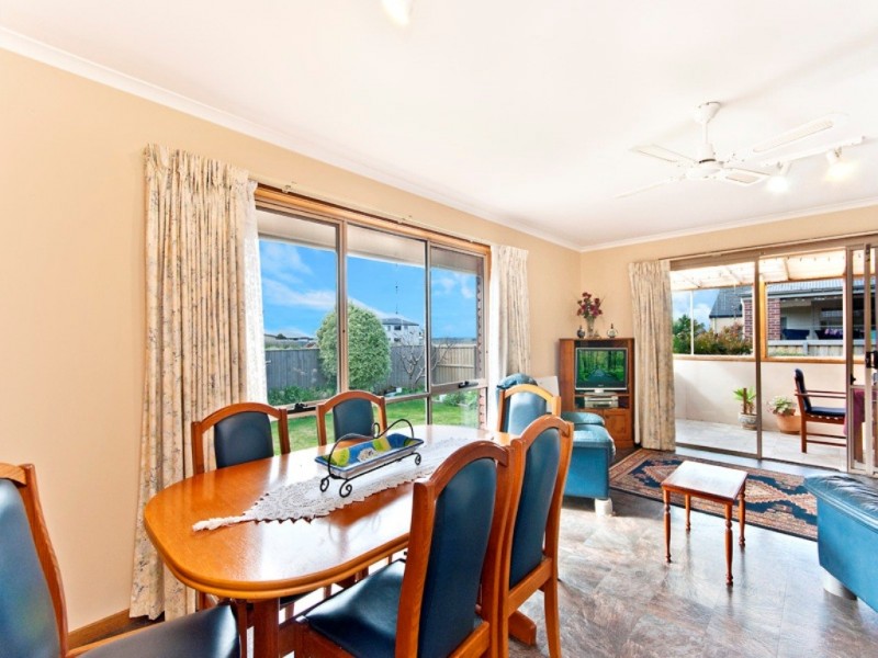 9 Roberts Avenue, Port Fairy VIC 3284