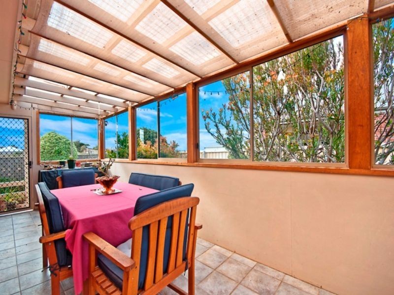 9 Roberts Avenue, Port Fairy VIC 3284