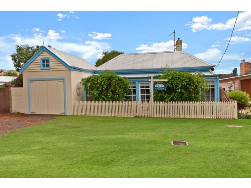 17 Gipps Street, Port Fairy VIC 3284