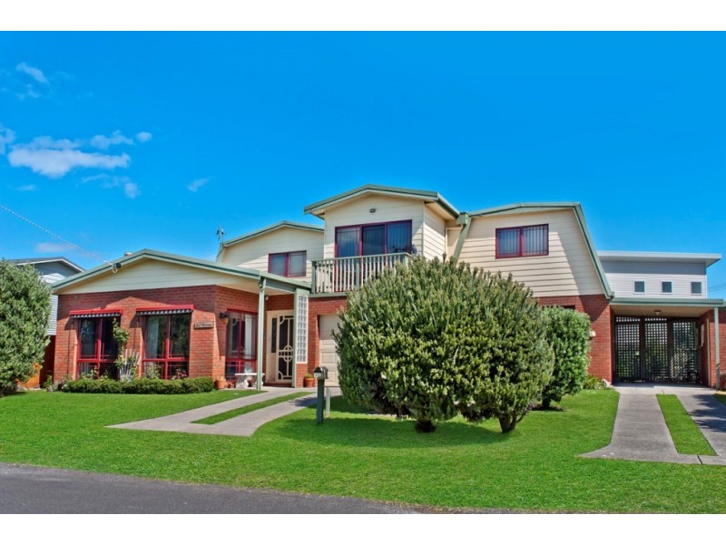 31 Reardon Street, Port Fairy VIC 3284