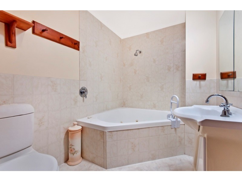 31 Reardon Street, Port Fairy VIC 3284