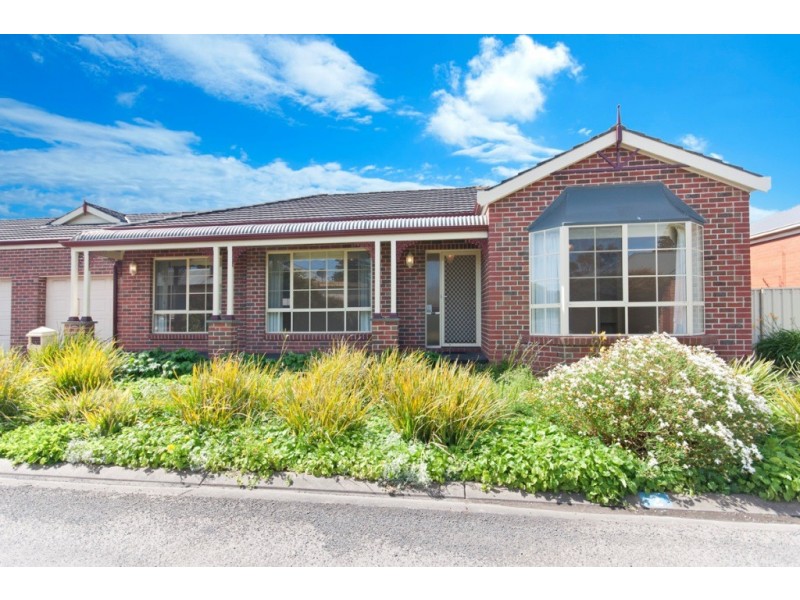 2/67 Winnen Place, Port Fairy VIC 3284