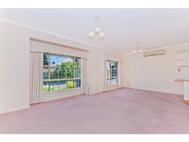 2/67 Winnen Place, Port Fairy VIC 3284