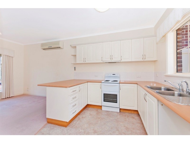 2/67 Winnen Place, Port Fairy VIC 3284