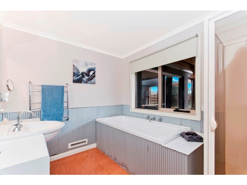 5 Anna Catherine Drive, Port Fairy VIC 3284