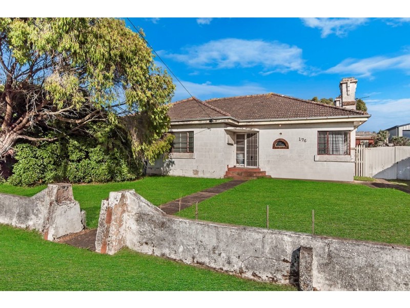 176 Princes Highway, Port Fairy VIC 3284