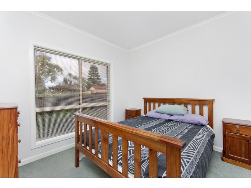 8 Winnen Place, Port Fairy VIC 3284