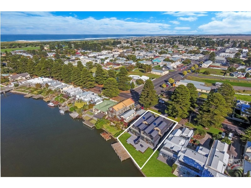 77 Gipps Street, Port Fairy VIC 3284