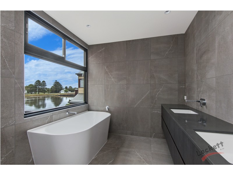 77 Gipps Street, Port Fairy VIC 3284