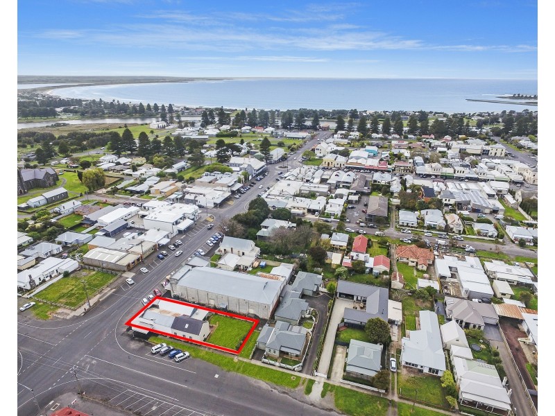 39 Bank Street, Port Fairy VIC 3284