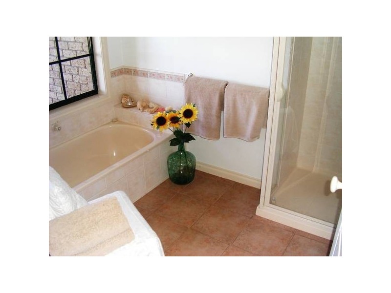 8 Thistle Place, Port Fairy VIC 3284