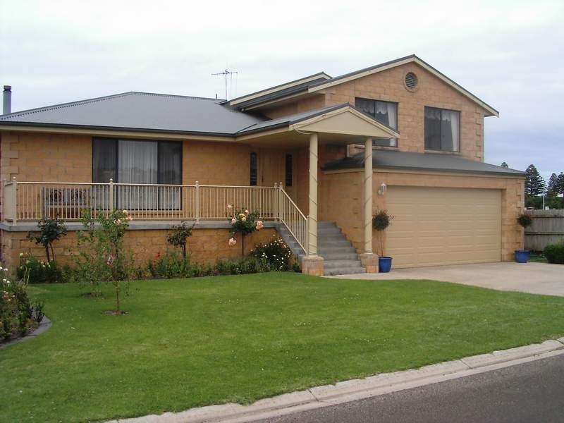 14 OSMAND LANE, Port Fairy VIC 3284