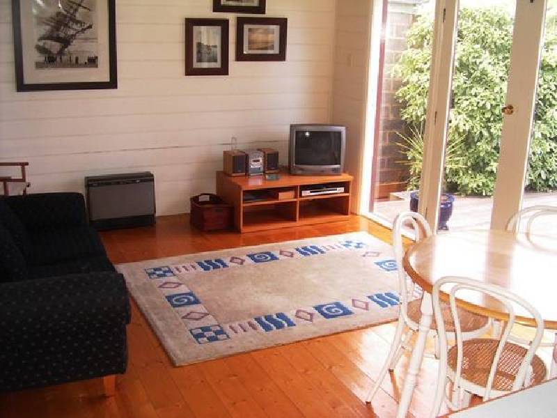 13 James Street, Port Fairy VIC 3284