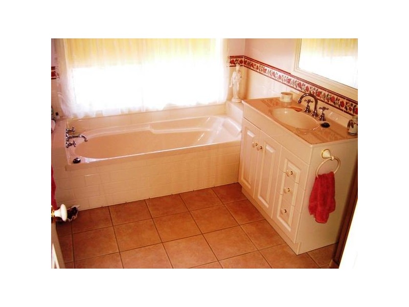 3A THISTLE PLACE, Port Fairy VIC 3284