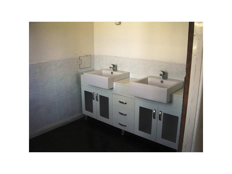 20 Heckfield Street, Macarthur VIC 3286