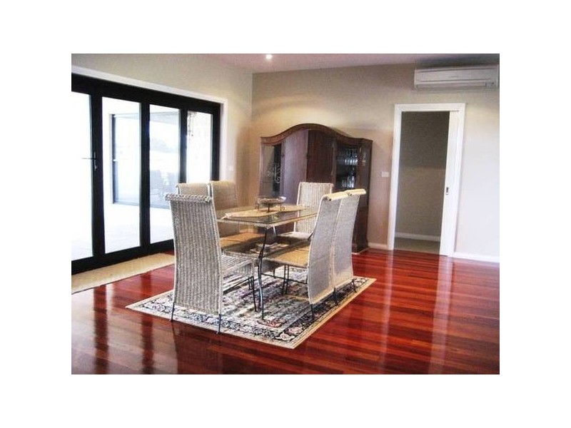 Model Lane, Port Fairy VIC 3284