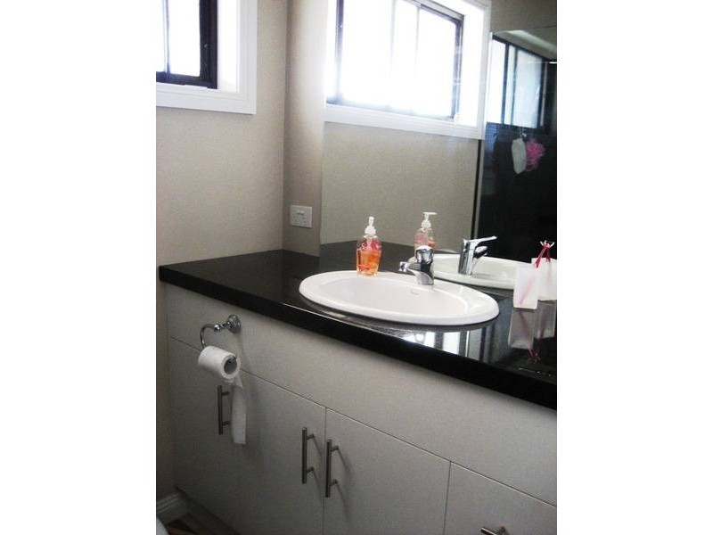 Model Lane, Port Fairy VIC 3284