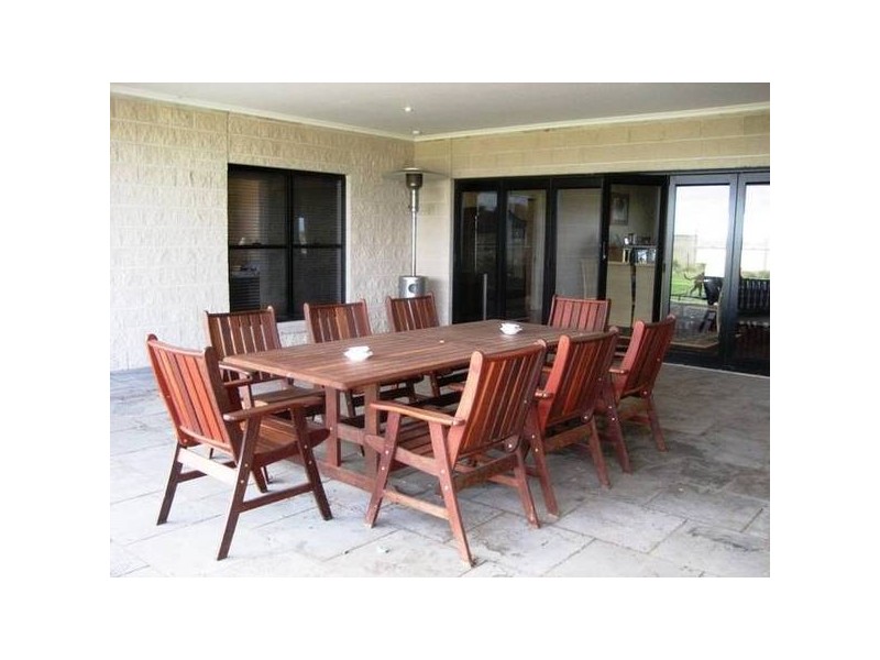 Model Lane, Port Fairy VIC 3284