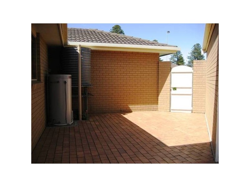 8 Belfast Close, Port Fairy VIC 3284
