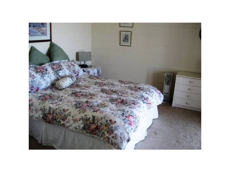 Thistle Place, Port Fairy VIC 3284