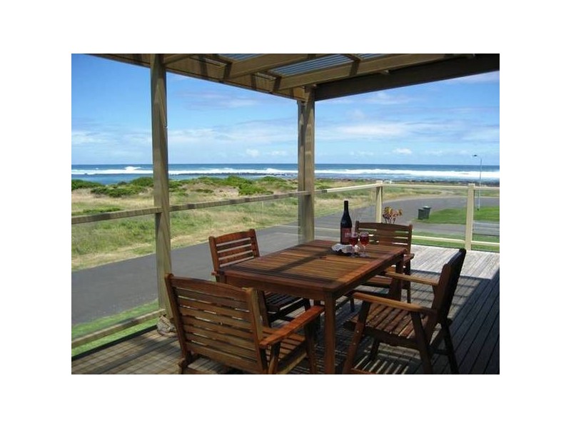 100 Ocean Drive, Port Fairy VIC 3284