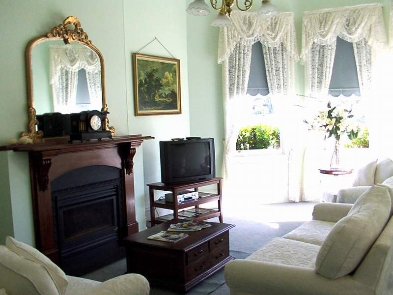 9 Cox Street, Port Fairy VIC 3284