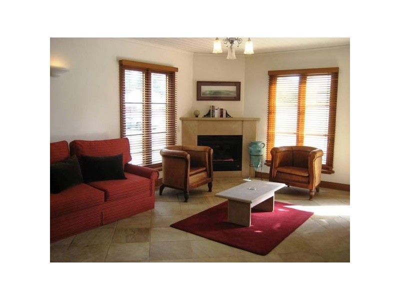 55 Bank Street, Port Fairy VIC 3284