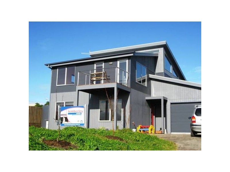 27 Reardon Street, Port Fairy VIC 3284