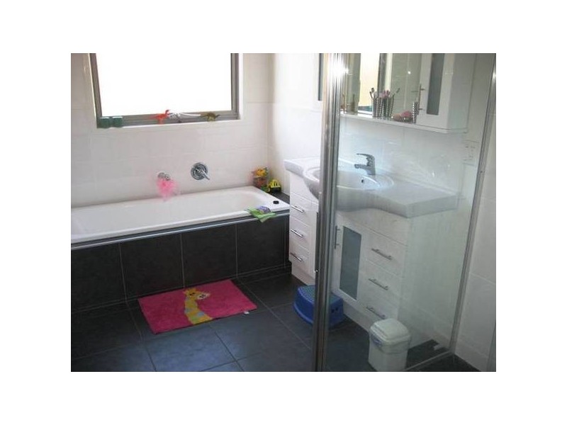 27 Reardon Street, Port Fairy VIC 3284