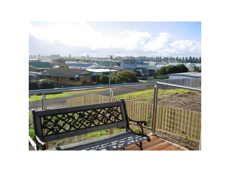 27 Reardon Street, Port Fairy VIC 3284