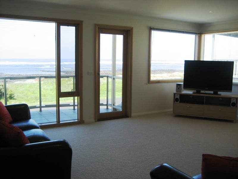 44 Ocean Drive, Port Fairy VIC 3284