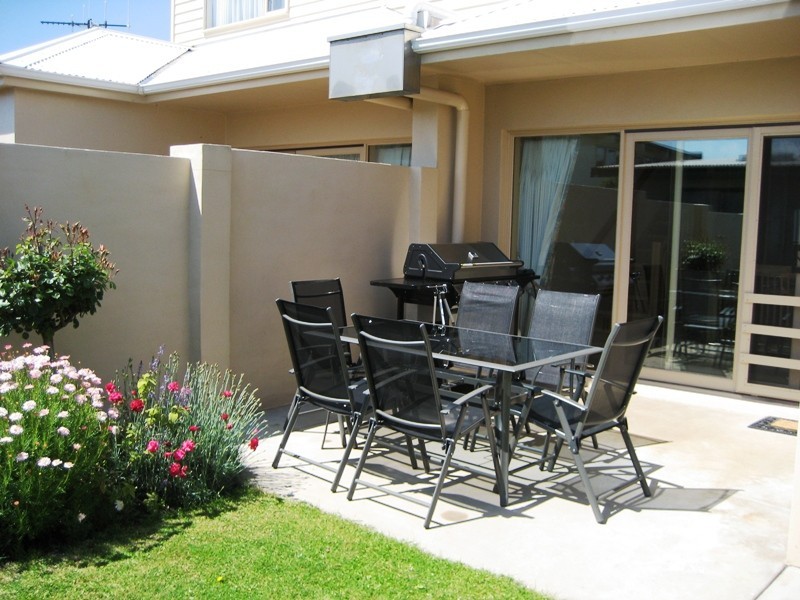 44 Ocean Drive, Port Fairy VIC 3284