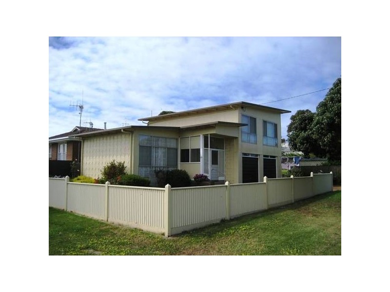 101 Bank Street, Port Fairy VIC 3284