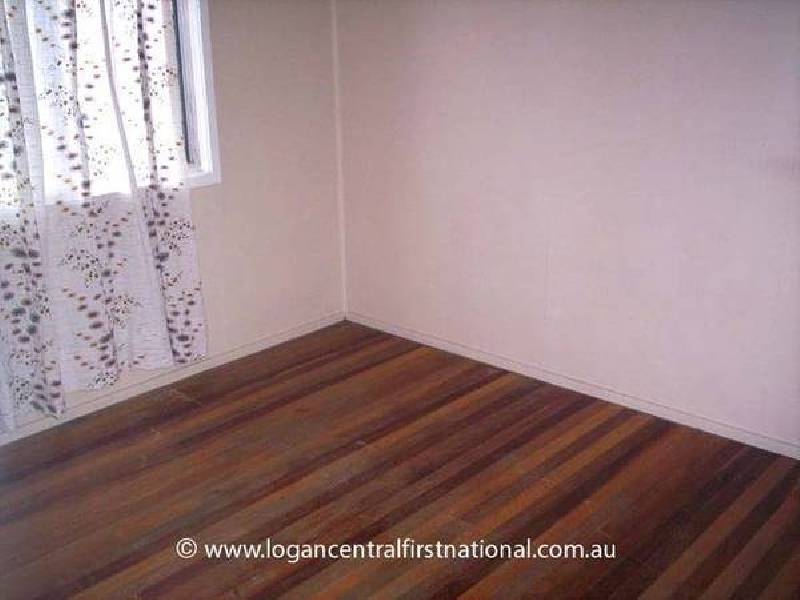 6 North Road, Woodridge QLD 4114