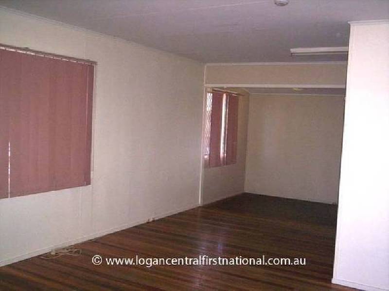 6 North Road, Woodridge QLD 4114