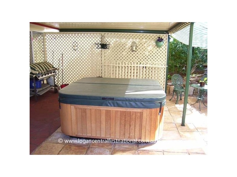 Crestmead QLD 4132