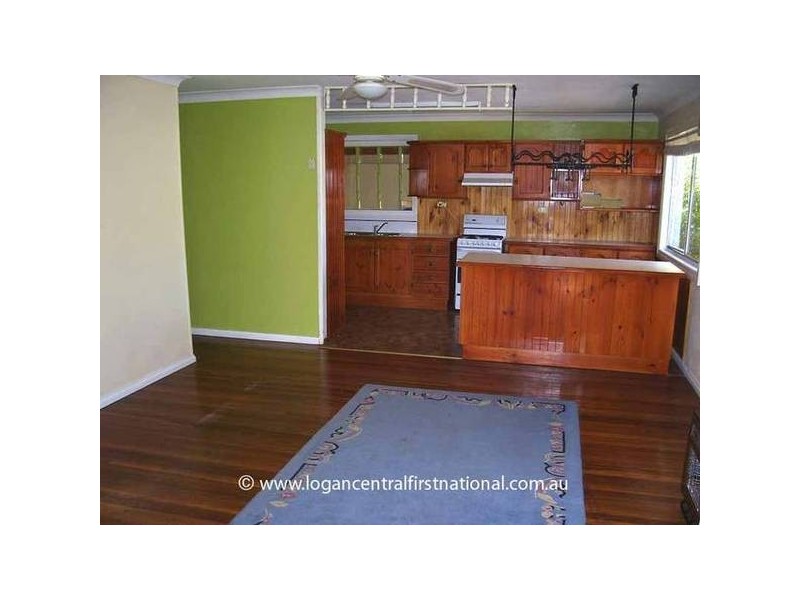 32 Ellen Street, Kingston QLD 4114