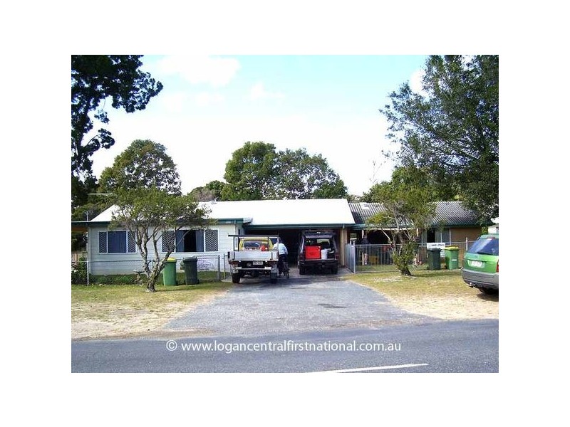 6 Ballow Street, Amity Point QLD 4183