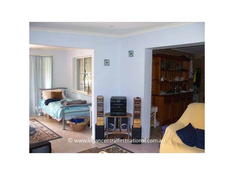 6 Ballow Street, Amity Point QLD 4183