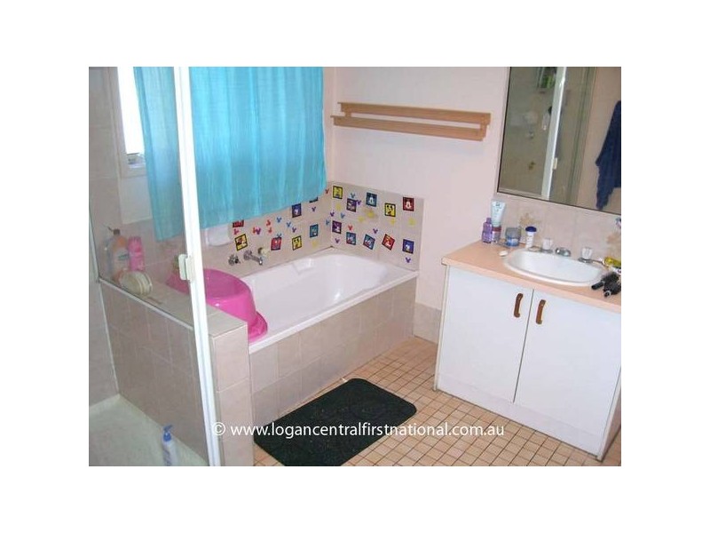 Meadowbrook QLD 4131