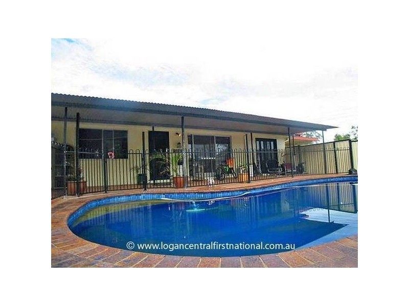 11 Ariel Ave, Kingston QLD 4114