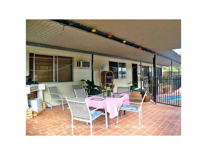 11 Ariel Ave, Kingston QLD 4114